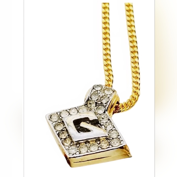 Like to be notified when I go live Luxury Designer Shows - Picture 10 of 15